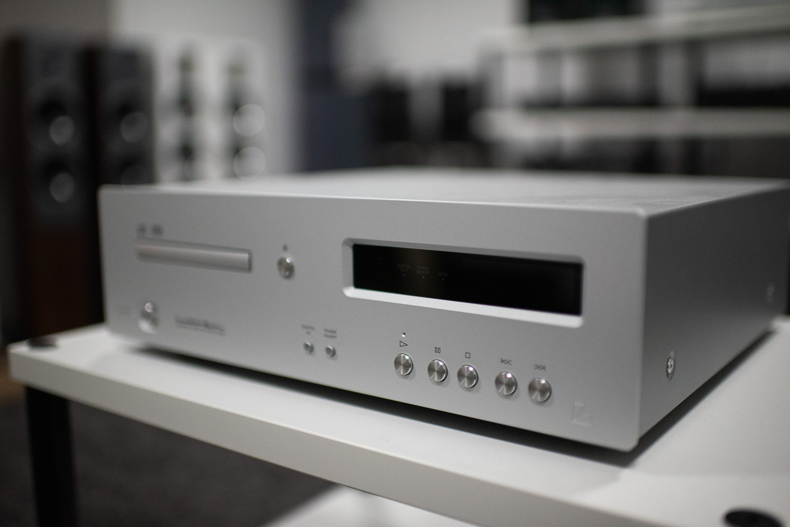 Luxman D-03X