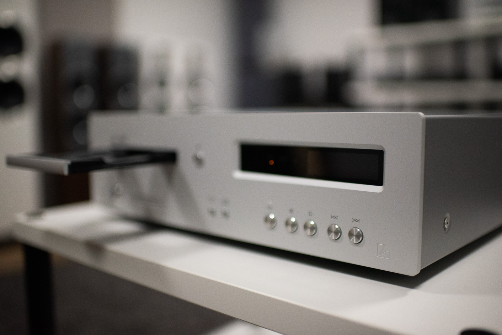 Luxman D-03X