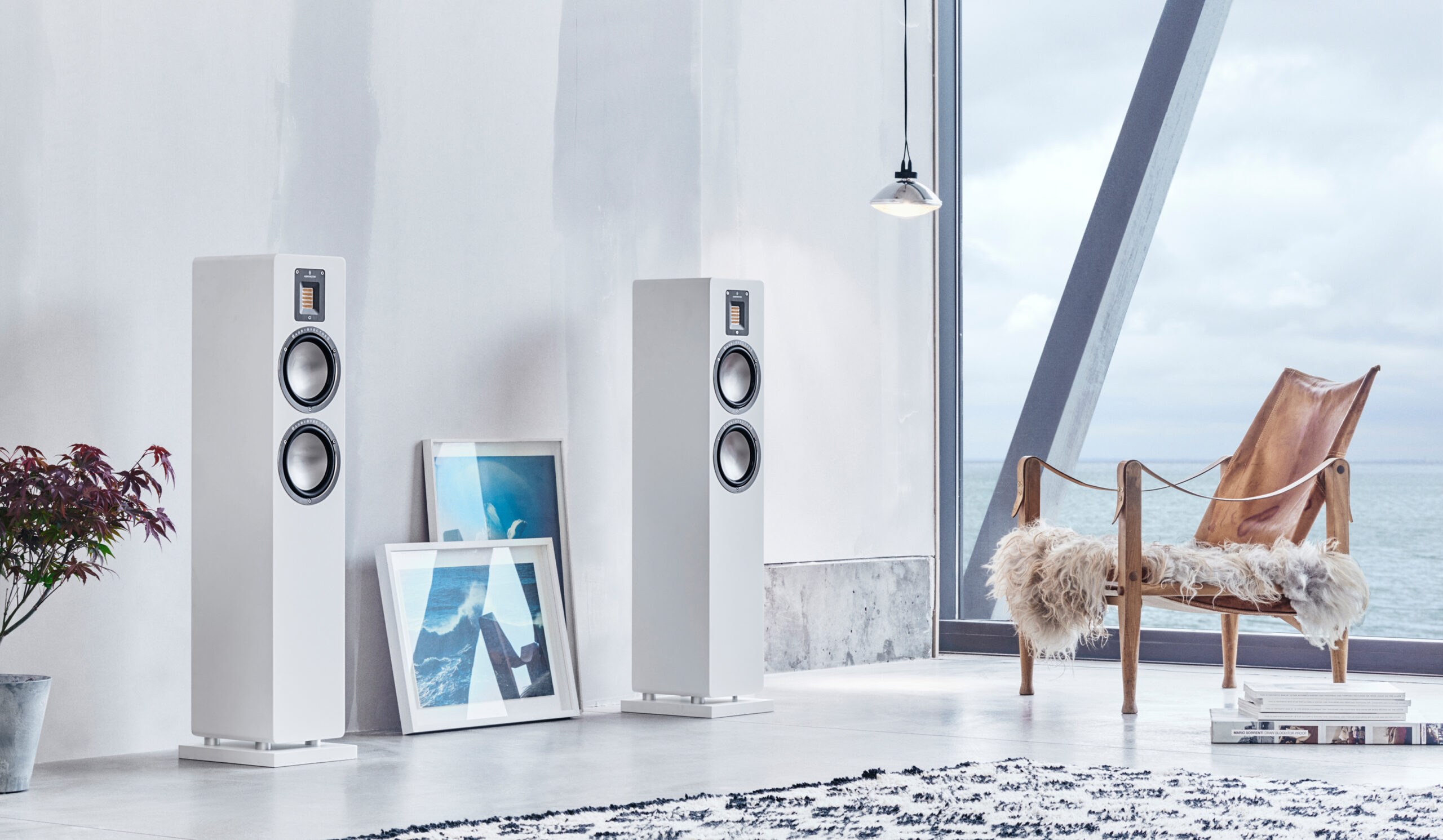 Audiovector 09_r_3_ar_white